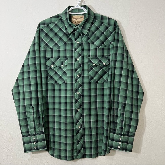 Wrangler Other - Wrangler Mens Green Plaid Front Pockets Brushpopper Pearl Snap Shirt Sz L